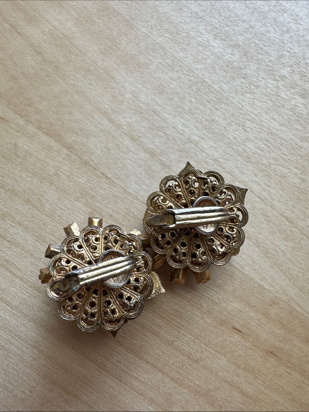Vintage Gold Pearl & Crystal Clip-On Earrings - Picture 7 of 7